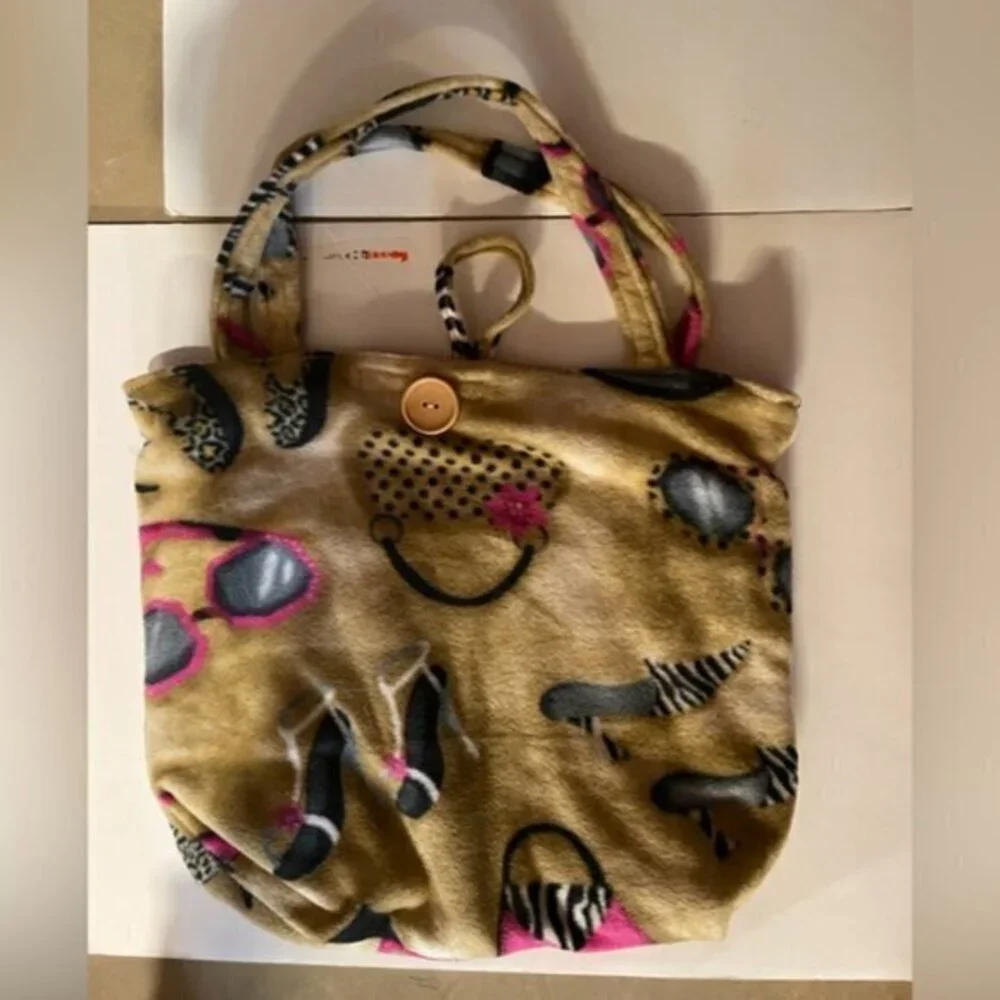 Tote Shoes and Sunglasses Pattern